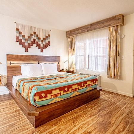 אלאמוגורדו The Classic Desert Aire Hotel מראה חיצוני תמונה