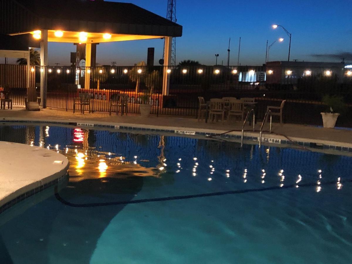 אלאמוגורדו The Classic Desert Aire Hotel מראה חיצוני תמונה